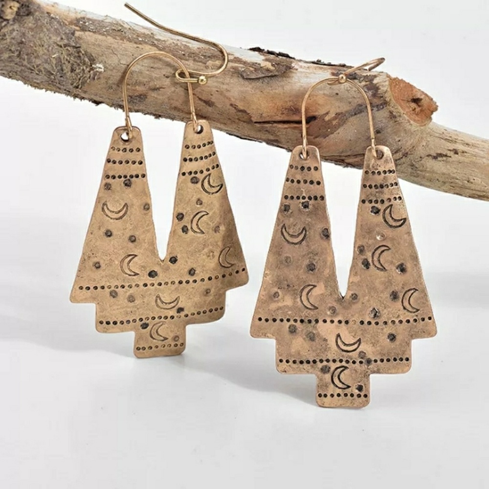 🆕 Geometrical moon stamped earrings